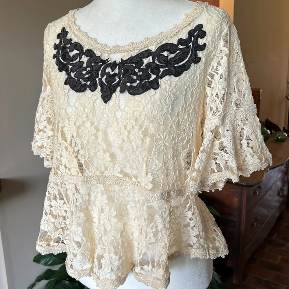 FREE PEOPLE Boho Lace Top szS